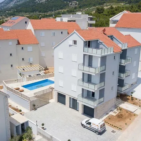 Sara 4 - 2br With Big Terrace And Pool